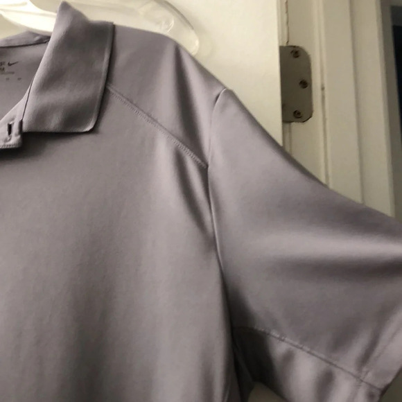 Nike Golf Shirt - Picture 5 of 8